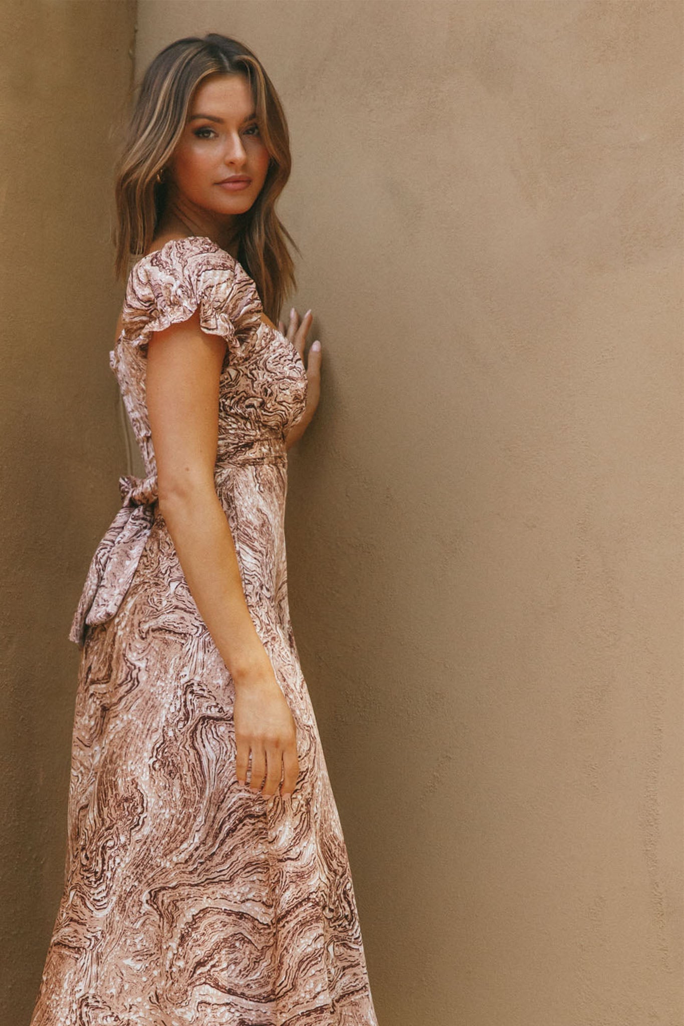 Linka Off-Shoulder Tie Back Midi Dress Marbled Print Beige