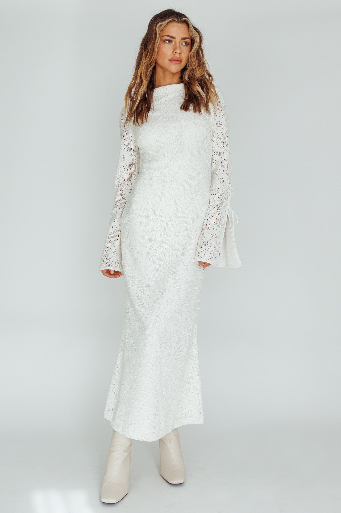 Kalia Long Sleeve Lace Midi Dress Cream